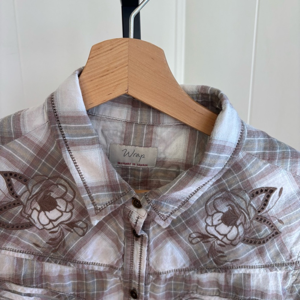 Wrap Women’s 10 Brown Plaid Western Shirt Cotton Stretch Floral Embroidered